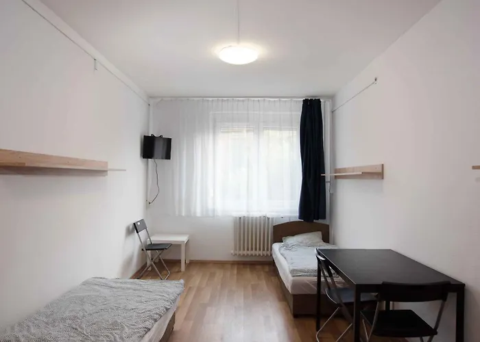 House بيت شباب بودابست